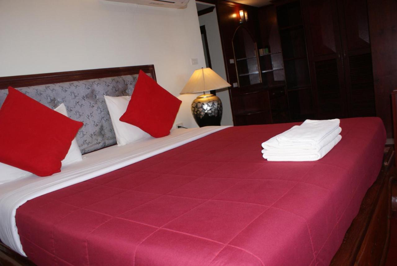 ปริ้นซ์ เอดูอาร์ อพาร์ตเมนต์ แอนด์ รีสอร์ต  Aparthotel Patong ภายนอก รูปภาพ