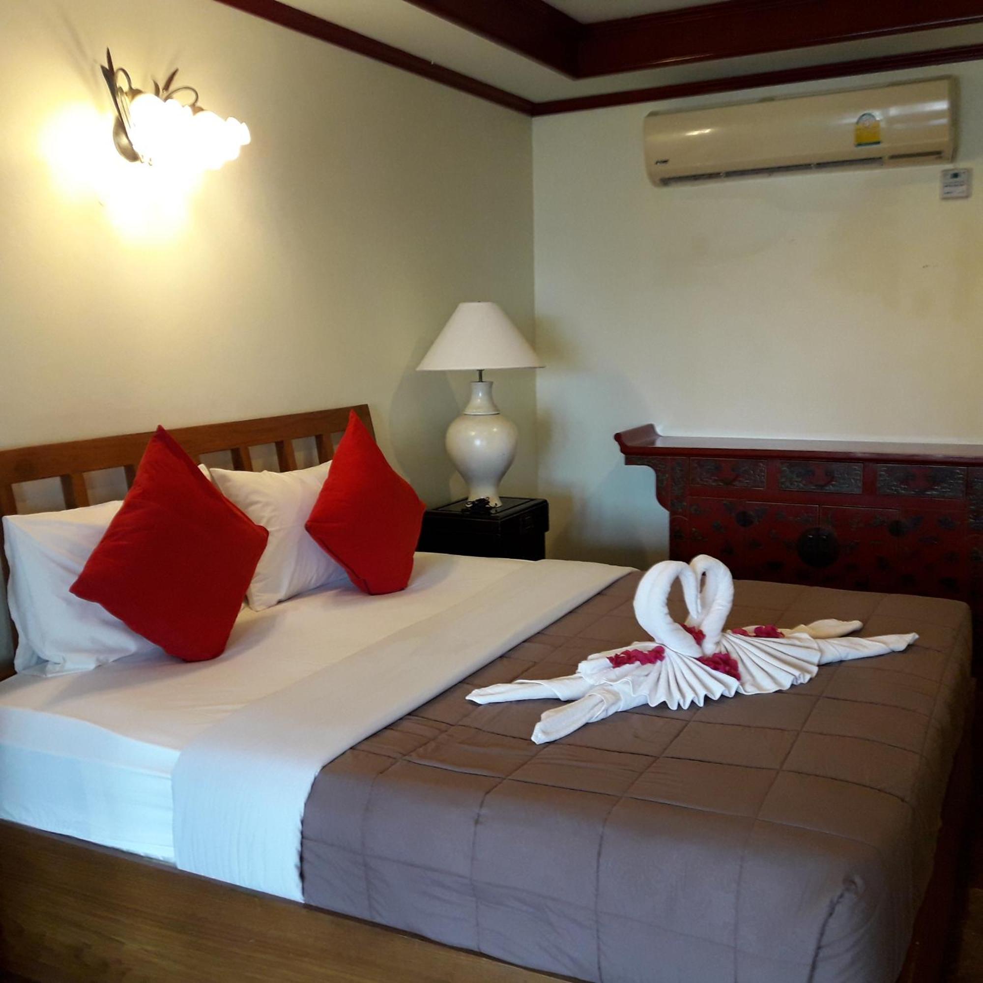 ปริ้นซ์ เอดูอาร์ อพาร์ตเมนต์ แอนด์ รีสอร์ต  Aparthotel Patong ภายนอก รูปภาพ