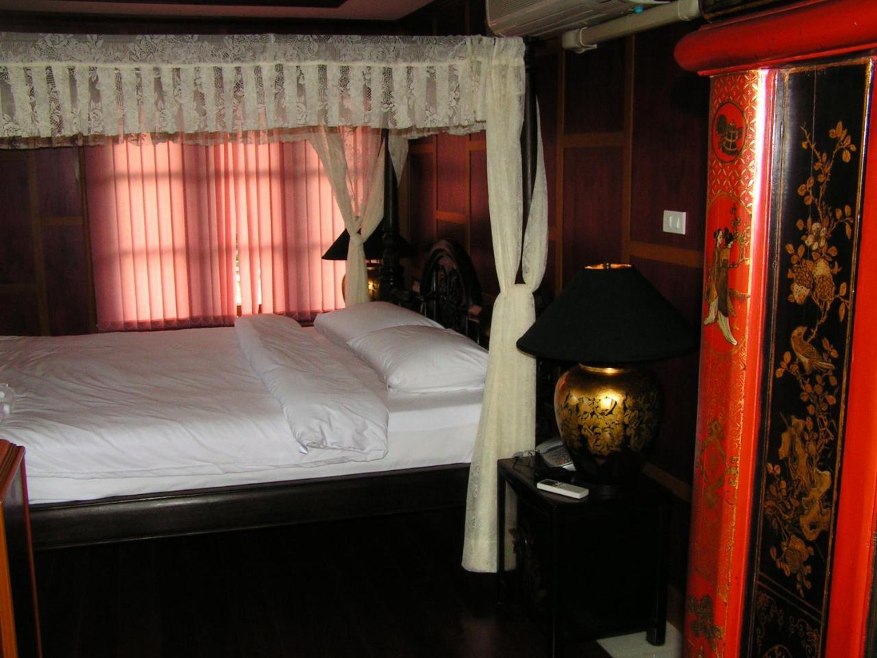 ปริ้นซ์ เอดูอาร์ อพาร์ตเมนต์ แอนด์ รีสอร์ต  Aparthotel Patong ภายนอก รูปภาพ